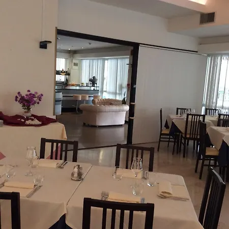 Riviera 3*